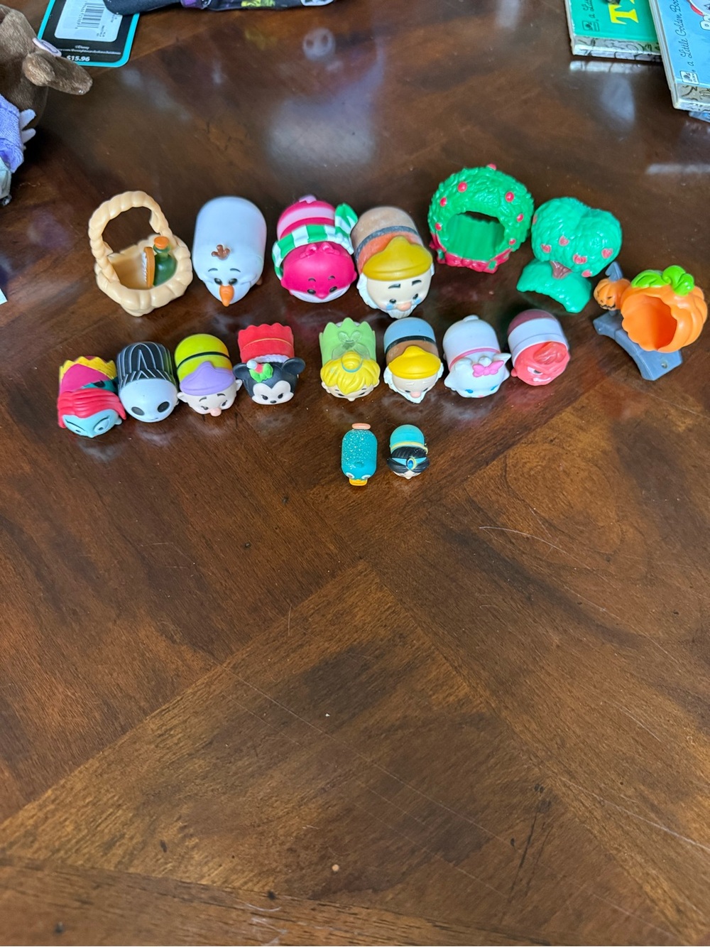 Disney Mini Tsum Tsum Stackable Figures - Green Pink Yellow White Orange